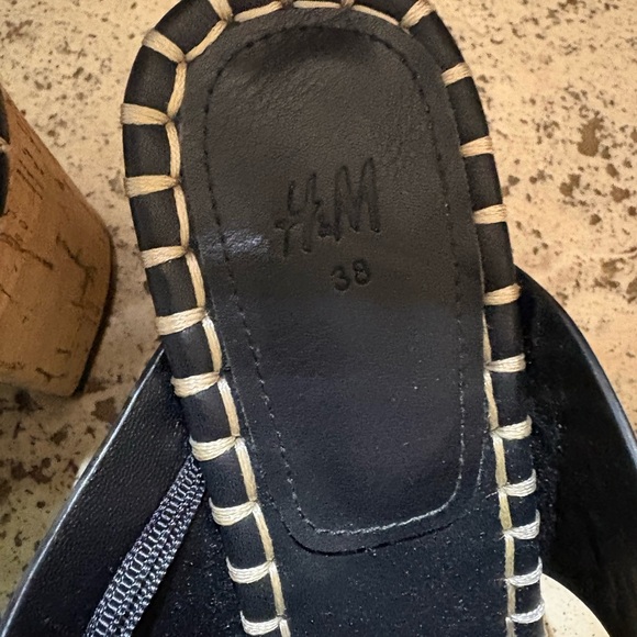 H&M Black Crisscross Sandals - Picture 2 of 4